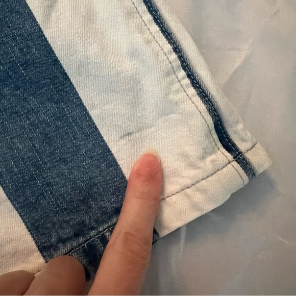 Levi’s Silver Tab Short Overalls Size Smalll - Picture 4 of 8